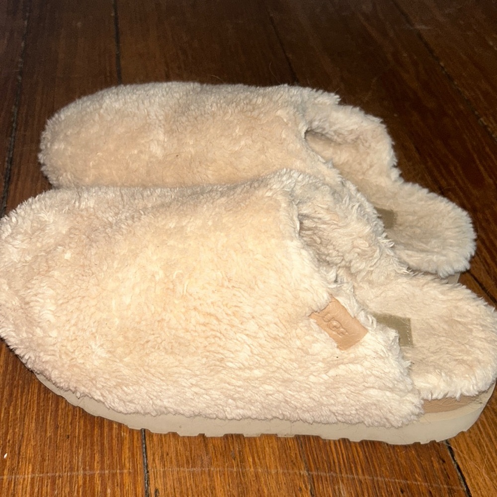 Ugg slippers